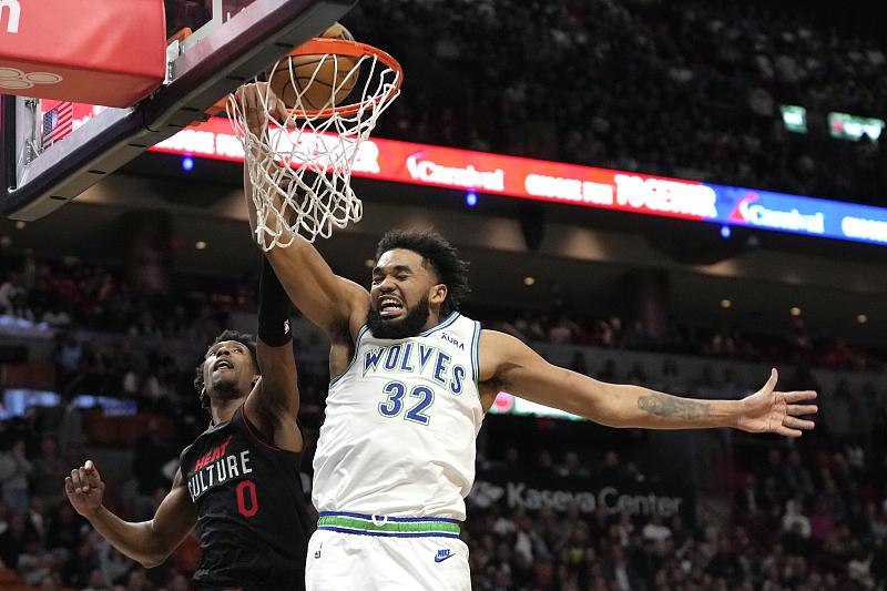 关于二十杠下半场高位秀篮球大师赢了！的信息