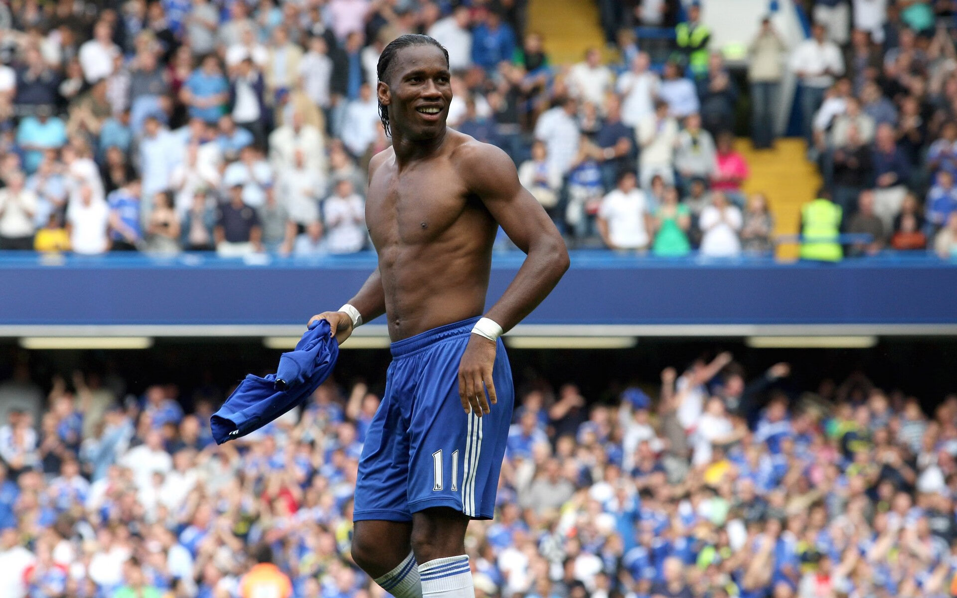 开云APP-维尼修斯，在F1引擎的轰鸣中，以足球之名完成一场完美超车